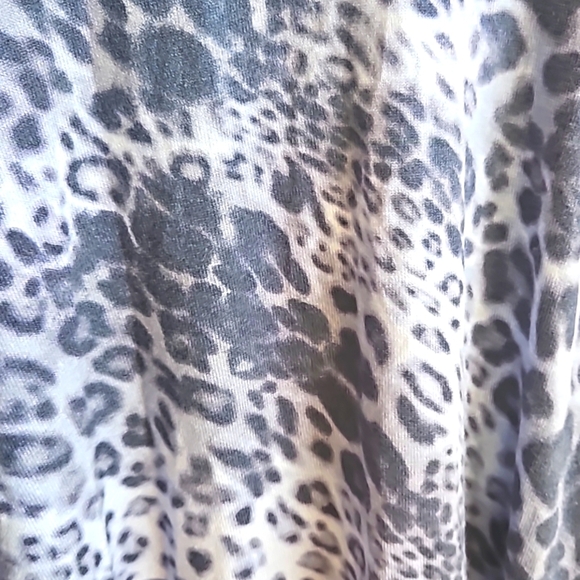 Susan Graver Weekend Leopard Animal Print Kimono Style Open Flowy Cardigan Sz.L - Picture 5 of 6